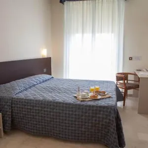 *** Otel Auto Park İtalya